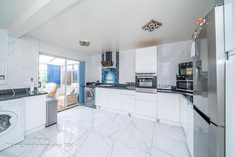 3 bedroom terraced house for sale, Rowlands Close, Walsall WS2