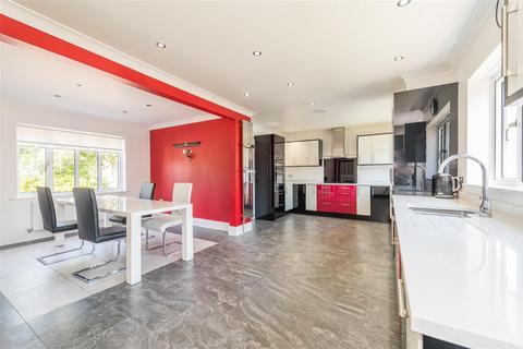 4 bedroom detached house for sale, Marbled White Drive, Ipswich IP8