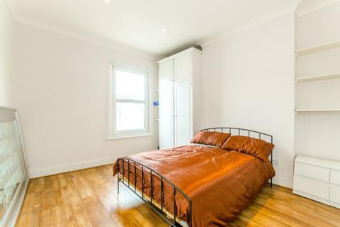 3 bedroom flat for sale, Huddlestone Road, Willesden, London, NW2