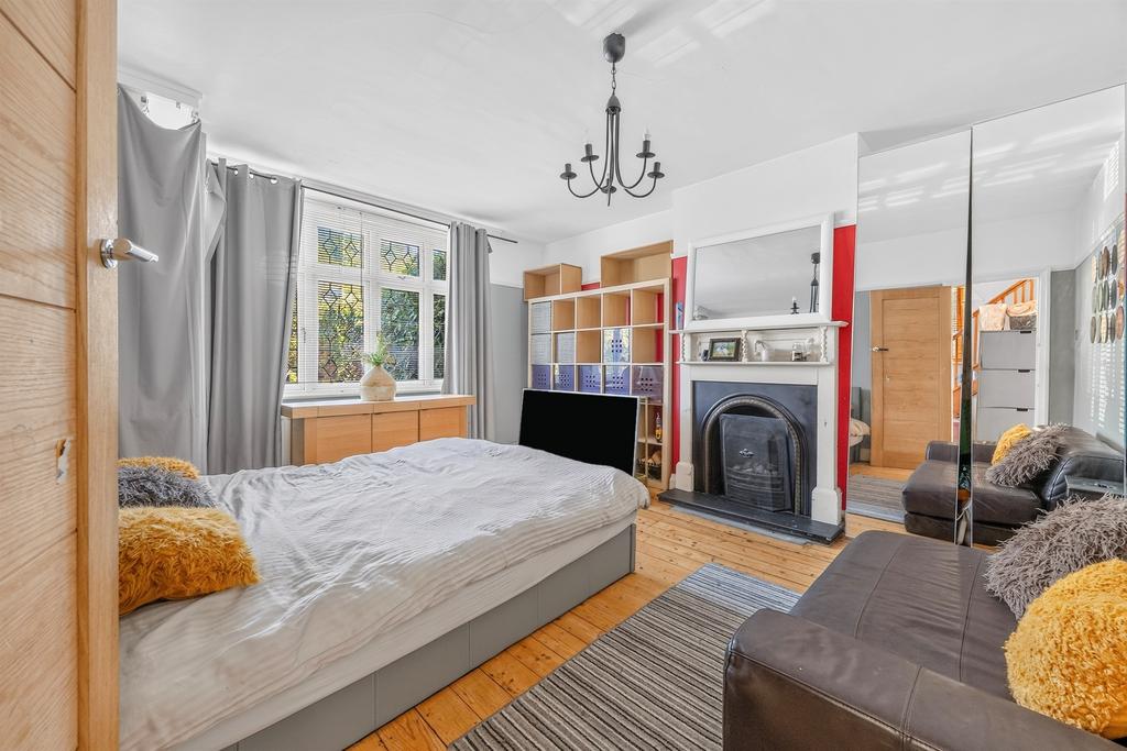 Bedroom, fireplace