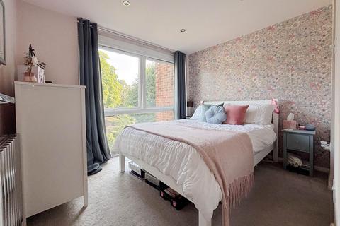 2 bedroom flat for sale, Albemarle Road, Beckenham, BR3