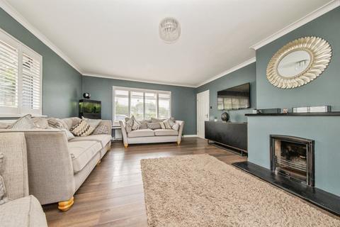 3 bedroom detached house for sale, Gainsford Avenue, Clacton-On-Sea