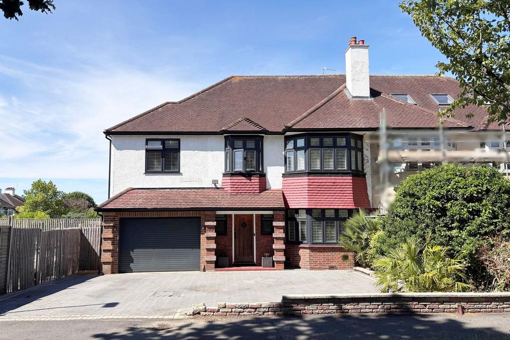 Detached house exterior, driveway, garage