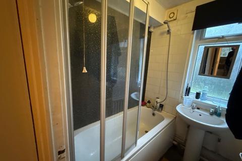 2 bedroom flat to rent, Dalford Court, Telford TF3