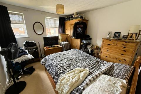 2 bedroom terraced house for sale, Castlehaven Close, Chippenham