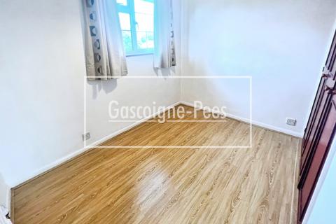 4 bedroom detached house to rent, Glendale Close, Woking, GU21