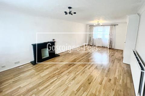 4 bedroom detached house to rent, Glendale Close, Woking, GU21