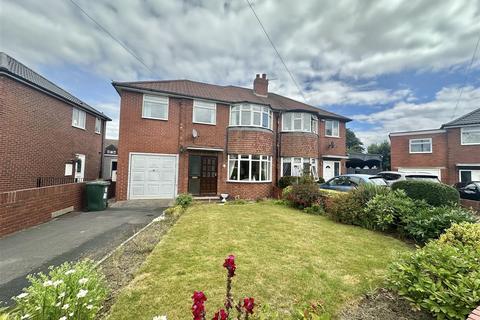 4 bedroom semi-detached house for sale, Whitehall Avenue, Mirfield