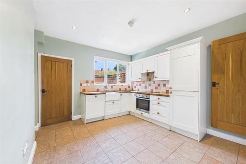 2 bedroom semi-detached house for sale, King Street, Newark
