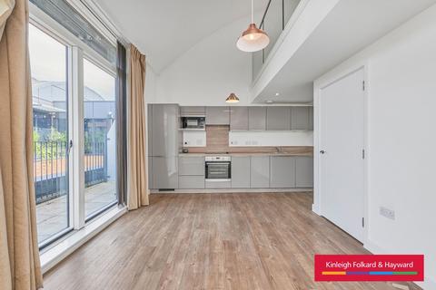 2 bedroom penthouse to rent, Milles Square London, Brixton, London, SW9
