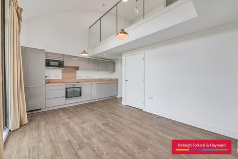 2 bedroom penthouse to rent, Milles Square London, Brixton, London, SW9