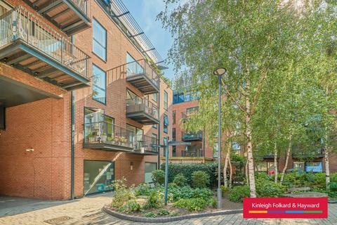 2 bedroom penthouse to rent, Milles Square London, Brixton, London, SW9