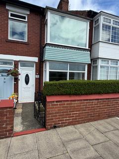 2 bedroom flat for sale, West Park Road South Shields NE33 4LB