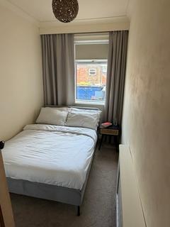 2 bedroom flat for sale, West Park Road South Shields NE33 4LB