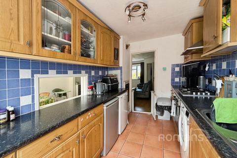 3 bedroom terraced house for sale, Pinewood Park, Farnborough, Hampshire