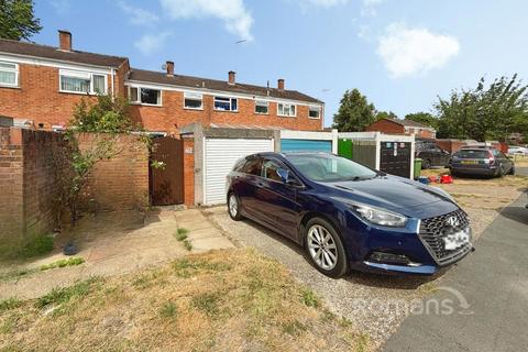 3 bedroom terraced house for sale, Pinewood Park, Farnborough, Hampshire