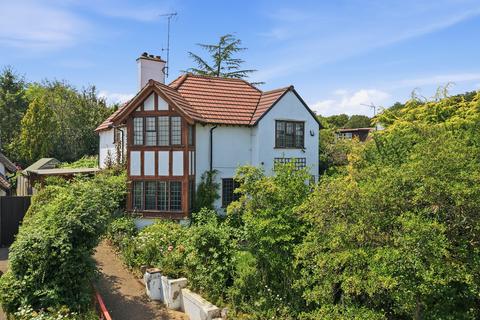 Connaught Hill, Loughton, IG10