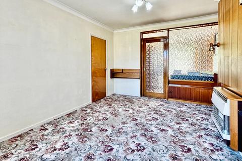 3 bedroom semi-detached house for sale, Meadway, Forest Hall, Newcastle upon Tyne, NE12