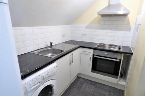 Studio to rent, High Street, Barkingside IG6
