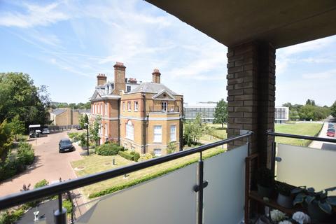 2 bedroom flat for sale, Ashley Road, Epsom KT18