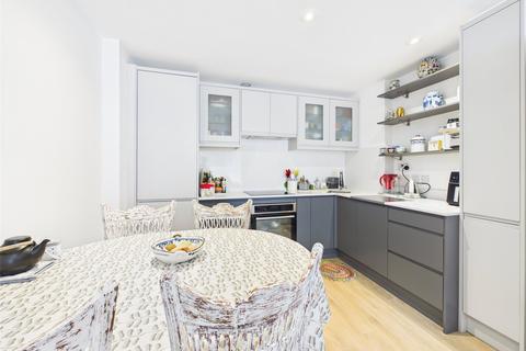 2 bedroom apartment to rent, Keylands House, Isleworth