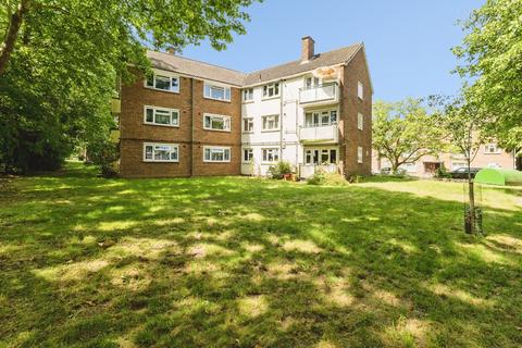 2 bedroom flat for sale, Brading Crescent, LONDON, London, E11