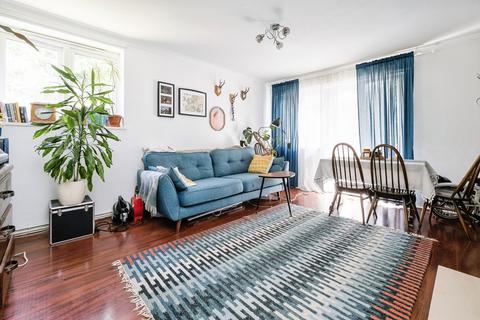 2 bedroom flat for sale, Brading Crescent, LONDON, London, E11