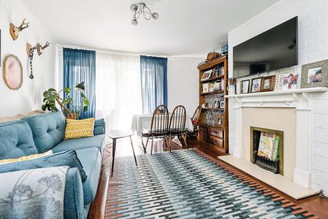 2 bedroom flat for sale, Brading Crescent, LONDON, London, E11
