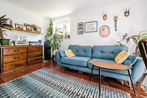 2 bedroom flat for sale, Brading Crescent, LONDON, London, E11