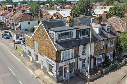 2 bedroom maisonette for sale, Kingston Road, Leatherhead, Surrey, KT22
