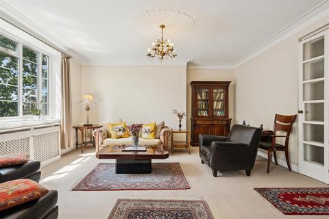 Watchfield Court, Chiswick, W4