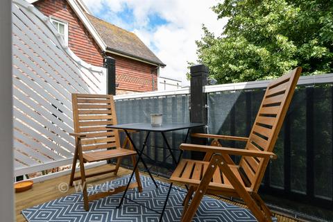 1 bedroom flat for sale, College Square, Westgate-On-Sea CT8