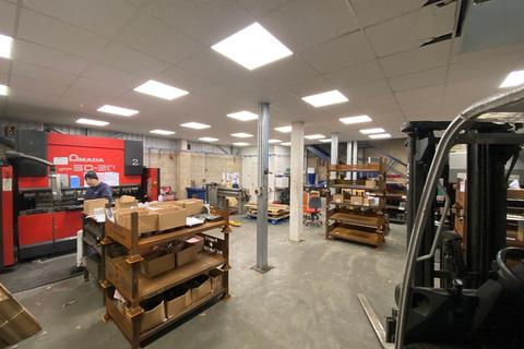 Warehouse for sale, Old Brickyard Rd Fordingbridge SP6 1TE