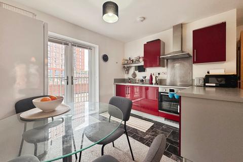 3 bedroom flat for sale, Quantum, Chapeltown Street, Manchester