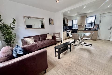 2 bedroom terraced house to rent, Cowper Mount, LEEDS