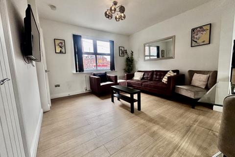 2 bedroom terraced house to rent, Cowper Mount, LEEDS