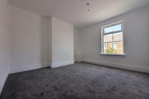 2 bedroom flat to rent, Park Road, Stanley