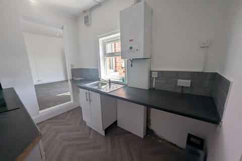 2 bedroom flat to rent, Park Road, Stanley