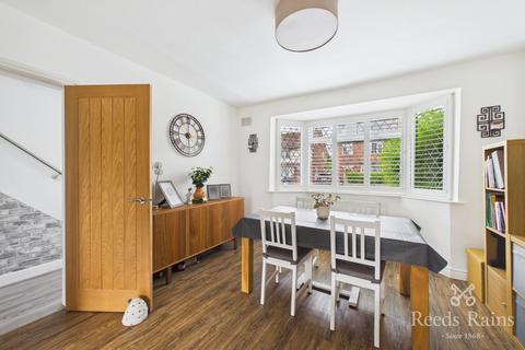 3 bedroom semi-detached house for sale, Woodlands Park Road, Stockport SK2