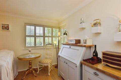 2 bedroom maisonette for sale, Capian Walk, Two Mile Ash, Milton Keynes