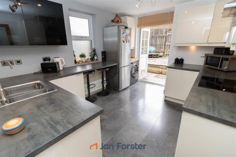1 bedroom flat for sale, Cleveland Road, North Shields