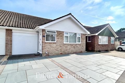2 bedroom bungalow for sale, Turpins Close, Clacton-on-Sea, Essex, CO15