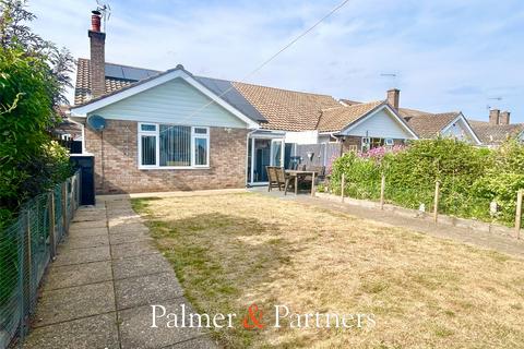 2 bedroom bungalow for sale, Turpins Close, Clacton-on-Sea, Essex, CO15