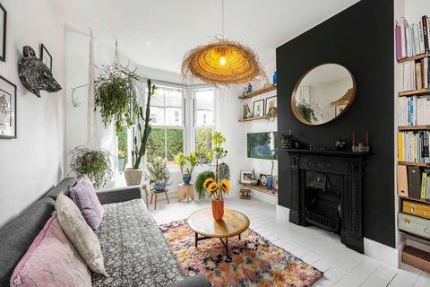 2 bedroom flat for sale, Albert Road, London E10