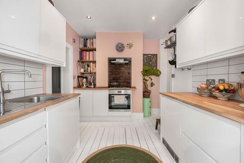 2 bedroom flat for sale, Albert Road, London E10