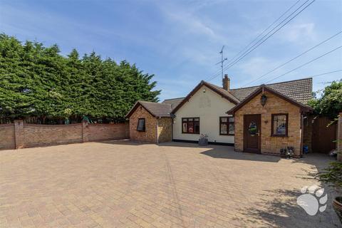 7 bedroom detached bungalow for sale, Lower Park Road, Wickford SS12