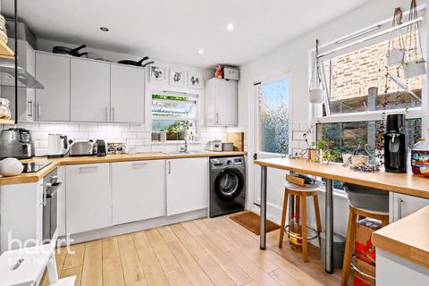 3 bedroom terraced house for sale, Sheringham Avenue, London