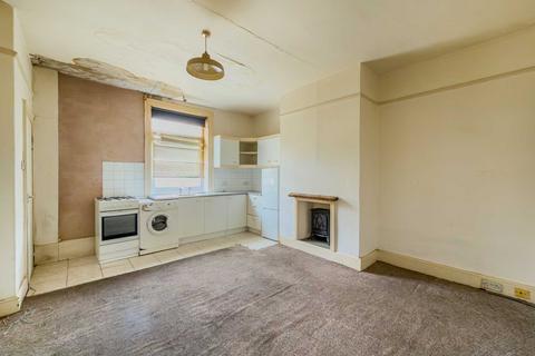 1 bedroom terraced house for sale, Ealand Road, Batley
