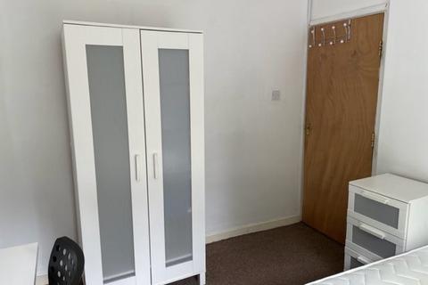 4 bedroom semi-detached house for sale, Charter Avenue, CV4