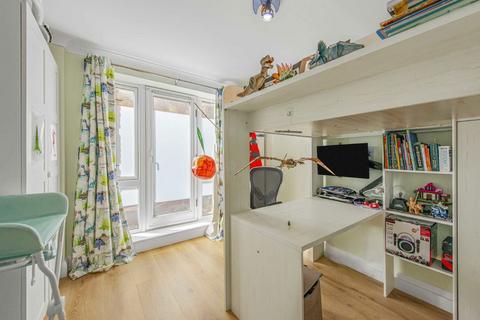 2 bedroom flat for sale, King & Queen Wharf, London SE16
